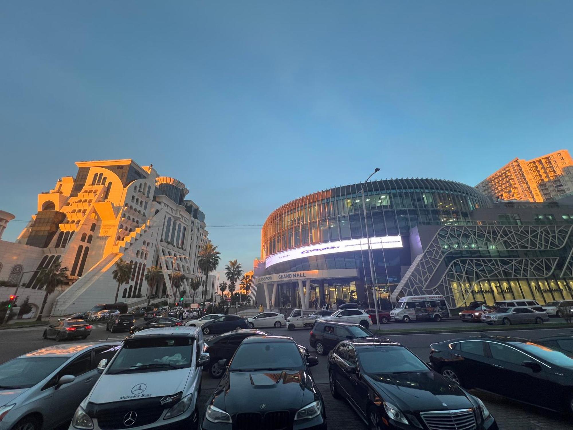Hotel Paris Batumi Luaran gambar
