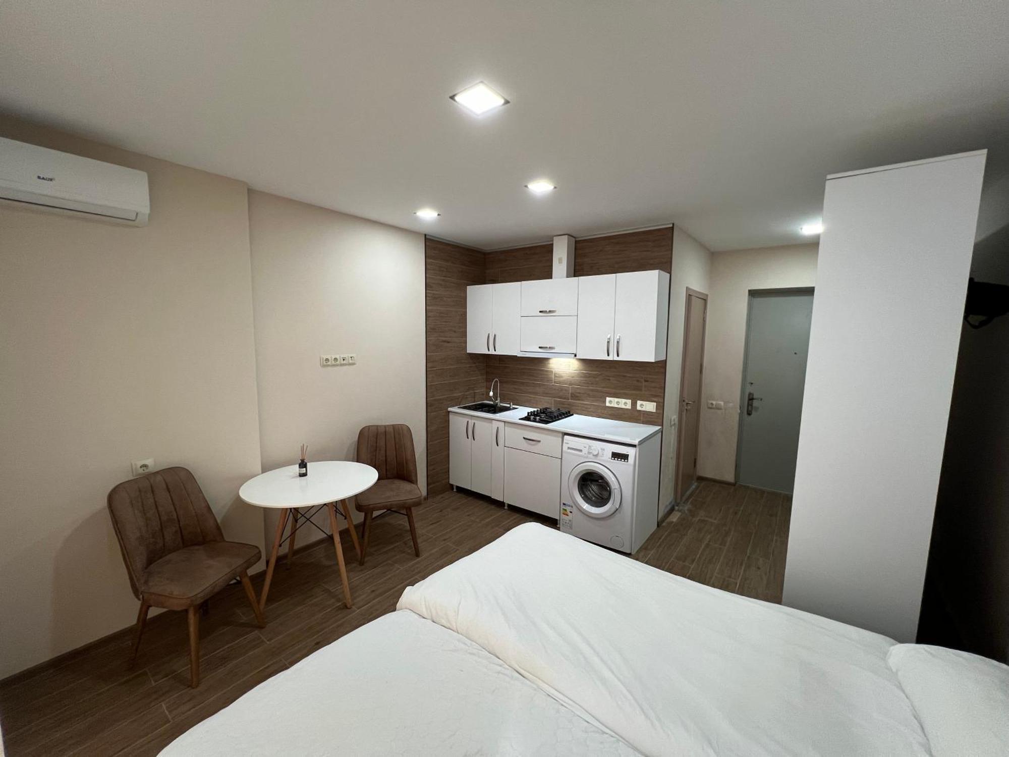 Hotel Paris Batumi Luaran gambar