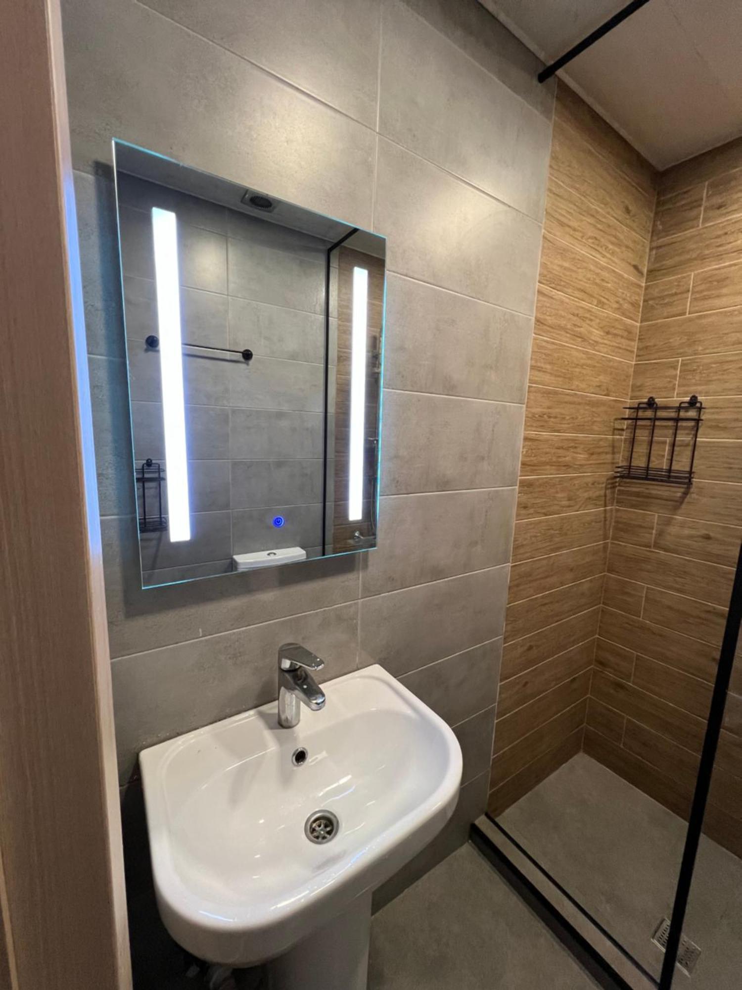 Hotel Paris Batumi Luaran gambar